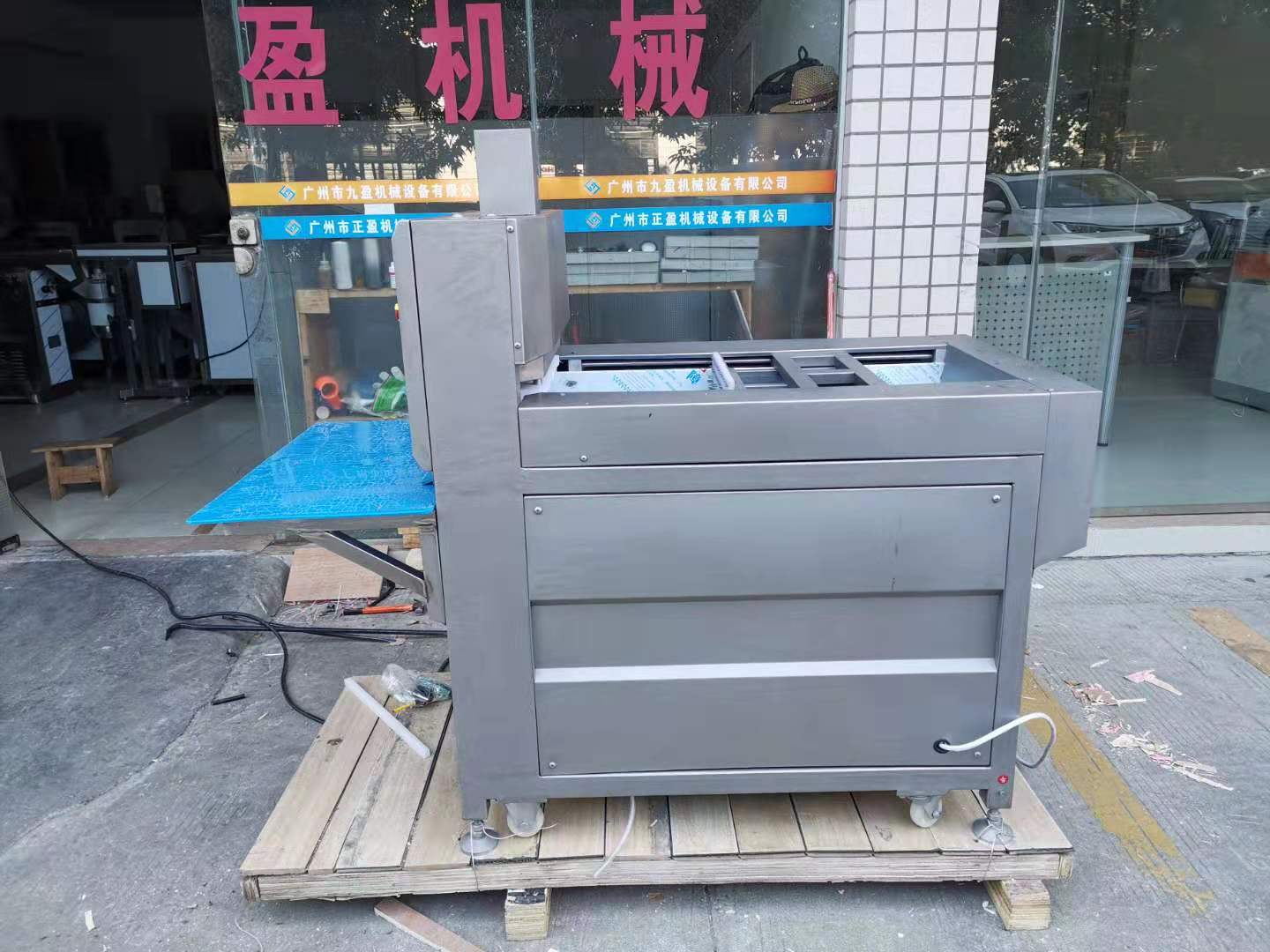 羊肉切片機如何解決肉片不成（chéng）卷的問題